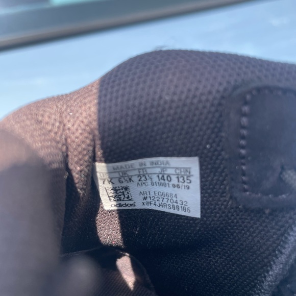 Yeezy boots 7k toddler - Picture 4 of 5